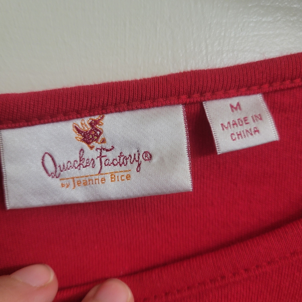 Elegant Red Women's Top with Sleeve Detail - Picture 3 of 9